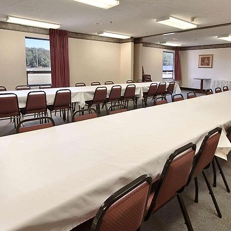 Ramada By Wyndham Strasburg Dover Екстер'єр фото
