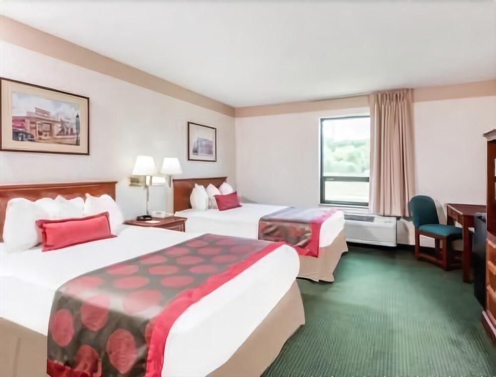 Ramada By Wyndham Strasburg Dover Екстер'єр фото