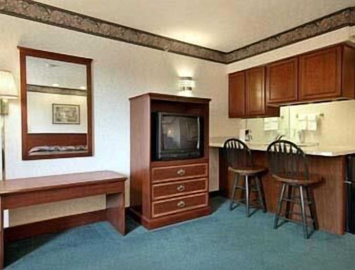 Ramada By Wyndham Strasburg Dover Екстер'єр фото
